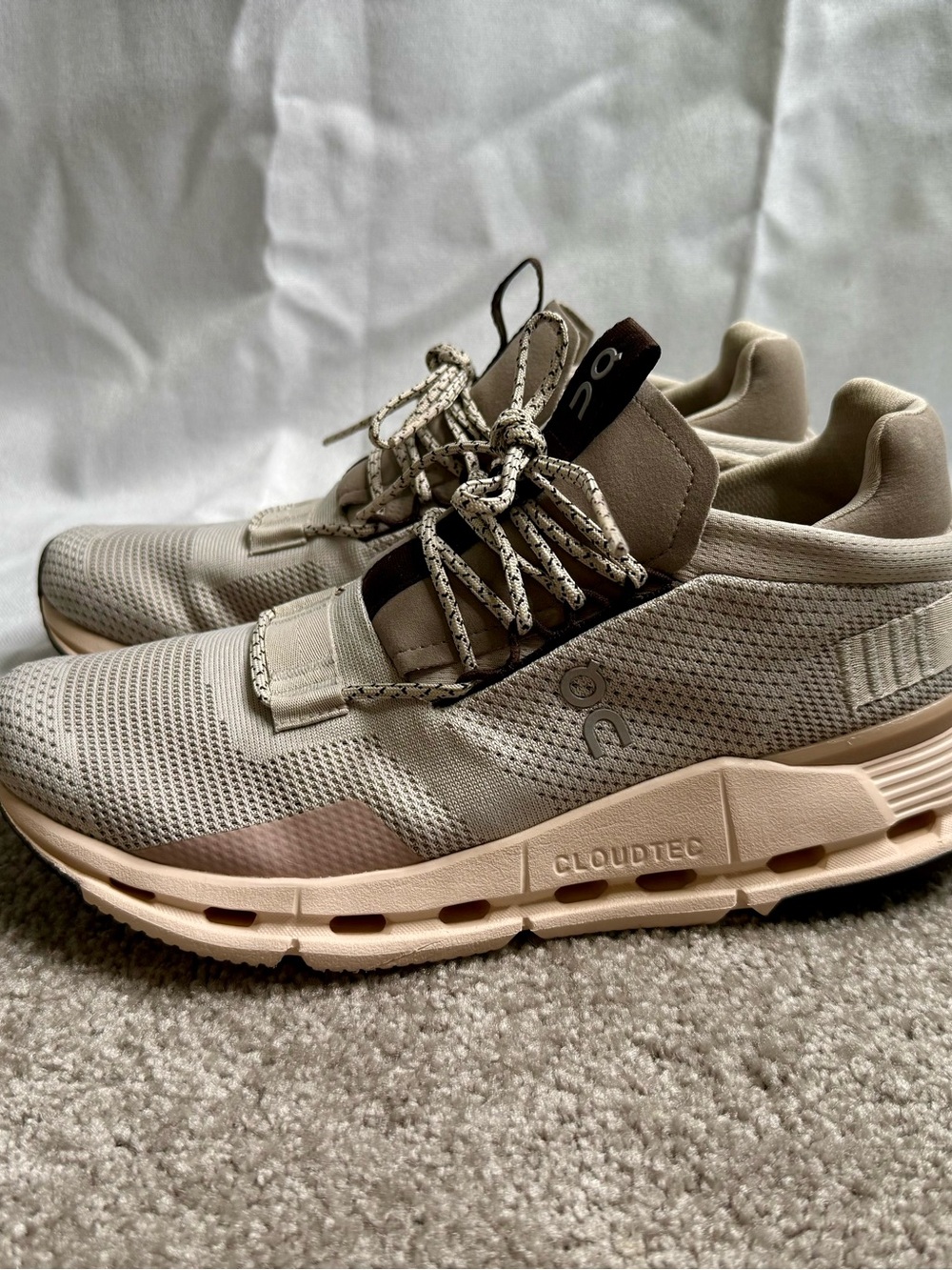 On Cloud Cloudnova Pearl/Shell, Neutral Sand/ Beige/ Pink, Women’s 8.5, EUC